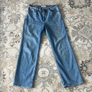 Abercrombie and Fitch 90’s relaxed Jean high rise size 28R